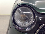 ★ LEDヘッドライト ★シャープで精悍なフロントフェイスを演出するLEDヘッドライト。機能性とデザイン性を兼ね備えた魅力的な装備です♪