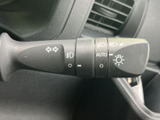 操作しやすいウインカーレバーで、安全な車線変更をサポート。直感的な操作感で、運転に集中できます。