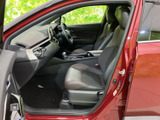 運転しやすいように配置された操作系は、スムーズなドライビングをサポートします。快適な運転環境が、日常の移動を楽しくします。