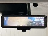 【スマートルームミラー】ルームミラー上に車体後方カメラの映像を映し出すことで車内定員、荷物状況に影響をうけません★