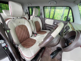 運転席シート廻りは使用感も少なく、良好な状態となっています。丁寧に使われていたことがよくわかりますね。
