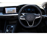 レーダーで前方の車両との距離を検知。衝突の危険が予測される場合には、ドライバーに注意を促します。その後ドライバーが回避操作を行わない場合には、システムが車両を減速させて被害を軽減します。