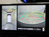 パノラミックビューモニター付きです。車両を上から見たような映像をディスプレイオーディオ画面に表示。運転席からの目視だけでは見にくい、車両周辺の状況をリアルタイムでしっかり確認できます。