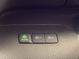 【eコンスイッチ】低燃費運転をサポートするECONモード。スイッチをONすると、エンジンやトランスミッション、A/Cなどを協調制御し、燃費の向上に貢献。エコドライブの効果を高めます。