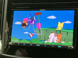 停車中にTVを楽しむことができます。長距離移動の休憩時間に、ニュースや番組をチェックできます。より快適な時間を過ごせるでしょう。