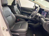 【運転席シート】ゆったりと広々した空間です。ストレスなく運転ができますよ!