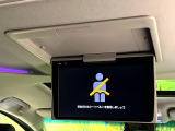 【フリップダウンモニター】大画面モニターで後席でもエンタメをお楽しみいただけます。小さなお子様にも大人気の装備です♪