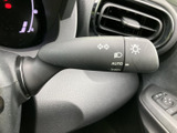 雨天時でもクリアな視界を確保。操作しやすいワイパーレバーで、安全な運転をサポートします。雨の日も快適なドライブを楽しめます。
