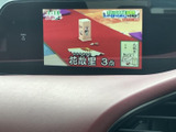 停車中に楽しめるTV機能。待ち時間や休憩時間に、番組を視聴できます。(走行中の視聴は法律で禁止されています)。