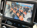 停車中にTVの視聴が可能です。移動の合間にニュースや番組をチェックできます。快適な時間を過ごせるでしょう。