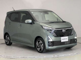 【車両状態証明書】査定協会公認のプロの検査員が公平かつ確かな基準で検査を実施。車両評価をもとに、安心しておクルマをお選びいただけます。