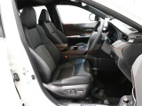 パワーシート搭載。微妙な調整が手軽にでき、適切なポジションで運転することが可能です。