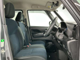 【運転席】シート周りは使用感も少なく、良好な状態となります。丁寧につかわれていたことがよくわかります。