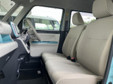 運転しやすい視界設計で、運転に集中できます。ステアリング操作もスムーズで、快適な運転をサポートします。