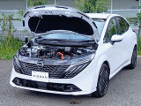 納車以降、お車のメンテナンスは自宅近所の日産サービス拠点にて承ります。専門の教育を受けたサービスフロント&メカニックが無料1ヶ月点検から法定/車検整備、万一の故障・不具合の修理まで全て担当いたします。