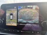 【全周囲カメラ】真上から車を見たようにモニターで確認ができる。是非実際の車で体感してみてください。