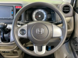 【ステアリングスイッチ】運転中、前方から目線をそらすことなく、オーディオ等の操作が可能な便利機能!安心&快適なドライブを演出してくれます♪
