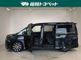 両側パワースライドドア付きだから、狭い駐車スペースなどでの 乗り降りラクラク!小さなお子さまのいるご家庭には嬉しい装備。