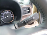 『1台』のお車に対して、3名体制で日々議論を重ね仕入れを行っております。
