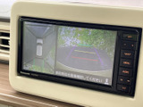 駐車時の安全をサポートするバックモニターを搭載。狭い場所でも安心して運転できます。