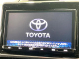 【大画面ナビ】人気の大型9インチナビを装備。存在感のある大画面はインパクト大!ナビ利用時のマップ表示は見やすく、テレビやDVDは臨場感がアップ!いつものドライブがグッと楽しくなります♪