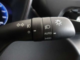 オートライト機能装備です!車外の明るさに応じて、自動的にライトの点灯・消灯をしてくれます♪