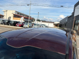 目立つキズ凹み等はありませんが、中古車という商品の特性ルーフには子キズや塗装しみがあります