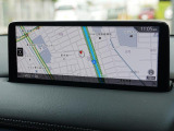 マツダコネクトの10.25インチワイドセンターディスプレイです。『Android Auto』『Apple CarPlay』や独自のコネクテッドサービスに対応したインターフェイスシステムです。
