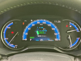 視認性の高いメーターパネルで、運転に必要な情報を的確に把握できます。安全運転をサポートする、優れた操作性とデザインです。