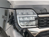 明るくて長寿命のLEDヘッドライト採用