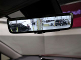 【デジタルインナーミラー】車両後方カメラの映像をインナーミラー内のディスプレイに表示。視界を遮るものがない映像で、後方の安全確認がより快適になります。一度お店でご確認して下さい!!