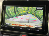 【バックカメラ】駐車時に後方がリアルタイム映像で確認できます。大型商業施設や立体駐車場での駐車時や、夜間のバック時に大活躍!運転スキルに関わらず、今や必須となった装備のひとつです!