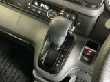 発進時から滑らかに加速する無段階変速のCVTはストップ&ゴーの多い街の中も快適です