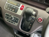 発進時から滑らかに加速する無段階変速のCVTはストップ&ゴーの多い街の中も快適です