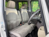 運転席シート廻りは使用感も少なく、良好な状態となっています。丁寧に使われていたことがよくわかりますね。