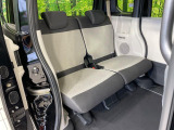 運転席まわりには十分なスペースがあり、大柄な方でもゆったり運転していただける環境です。