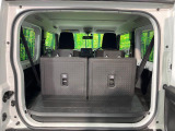 普段のお買い物や通勤、送迎等に十分な荷室スペースを確保しております。セカンドシートを倒すと、大きな荷物の積載も可能です♪