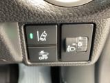 路外逸脱抑制機能、衝突軽減ブレーキを搭載。走行中の車線逸脱防止と前方衝突リスク低減をサポートする安心の安全装備です。