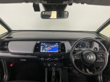 【前方視界】開放的な前方視界!運転がしやすく疲れにくいです♪窓が大きく、見通しがとっても良いおクルマですよ♪