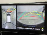 パノラミックビューモニター付きです。車両を上から見たような映像をディスプレイオーディオ画面に表示。運転席からの目視だけでは見にくい、車両周辺の状況をリアルタイムでしっかり確認できます。