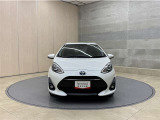 お車購入のポイントとなるフロントマスクです!シャープな目つきが印象的なデザインのヘッドランプです。