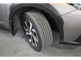 タイヤサイズは225/60R18
