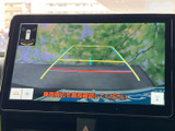 駐車時の安全性を高めるバックモニター。狭い場所でも安心して駐車できます。ガイドライン表示も便利です。
