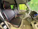 運転席シート廻りは使用感も少なく、良好な状態となっています。丁寧に使われていたことがよくわかりますね。