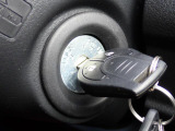窓の開閉は電動(パワーウィンド)になりますので、便利ですよね。