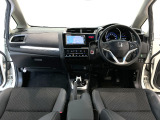 【前方視界】開放的な前方視界!運転がしやすく疲れにくいです♪窓が大きく、見通しがとっても良いおクルマですよ♪