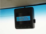 ◆ドライブレコーダー◆映像・音声などを記録する自動車用の装置です。 もしもの事故の際の記録はもちろん、旅行の際の思い出としてドライブの映像を楽しむことができます。