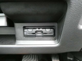 ここに ETC付いております。高速道路の料金所もスイスイ♪ ETCカードの申し込みは日産カードがおすすめ!!!「安心」「おトク」「便利」で皆さまのカーライフをサポートする特典満載のカードです。