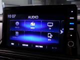 CD、DVD、Bluetooth、AM、FM、スマートフォン接続ができます。