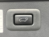 【パワーバックドア】スマートキーや運転席のボタンを押すだけでリアゲートが自動で開閉します!荷物を持っている時や、高い位置にあるバックドアを閉める際に便利な機能です♪